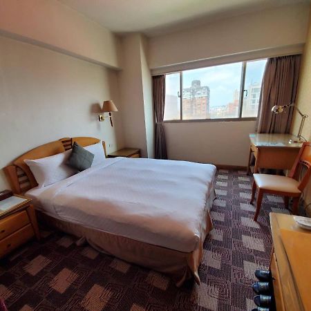 Berkeley Business Hotel Zhongzheng Kota Hsinchu Bagian luar foto