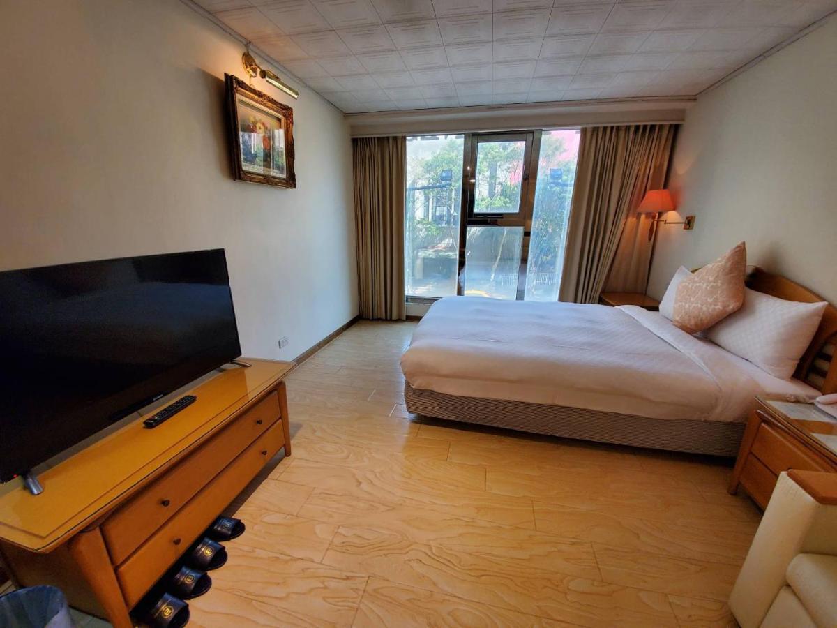 Berkeley Business Hotel Zhongzheng Kota Hsinchu Bagian luar foto