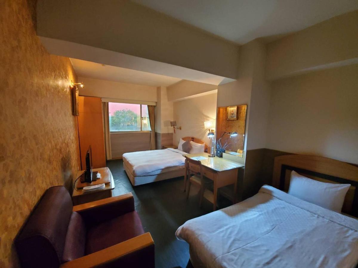 Berkeley Business Hotel Zhongzheng Kota Hsinchu Bagian luar foto