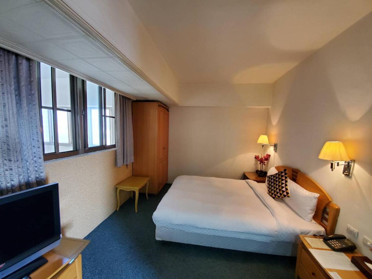 Berkeley Business Hotel Zhongzheng Kota Hsinchu Bagian luar foto