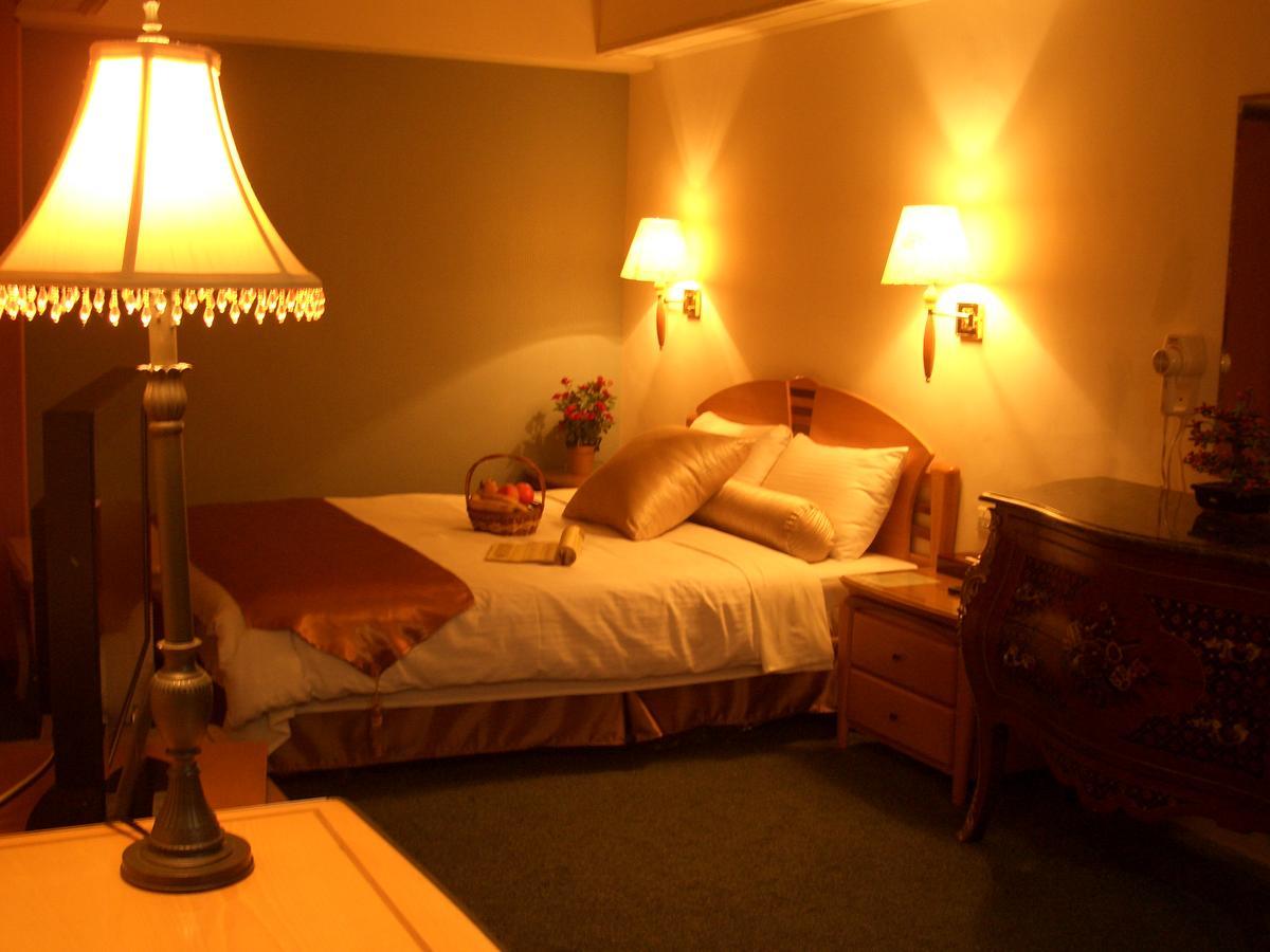 Berkeley Business Hotel Zhongzheng Kota Hsinchu Bagian luar foto