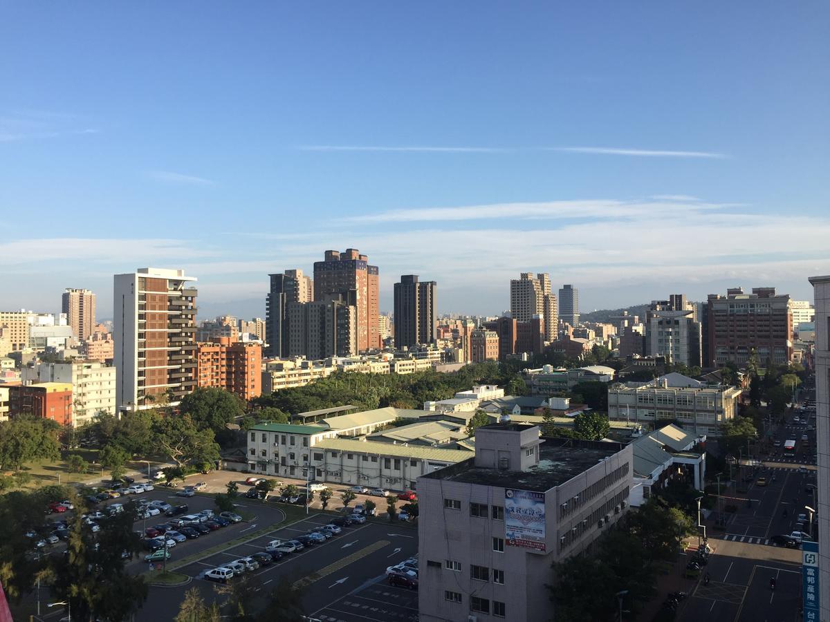 Berkeley Business Hotel Zhongzheng Kota Hsinchu Bagian luar foto