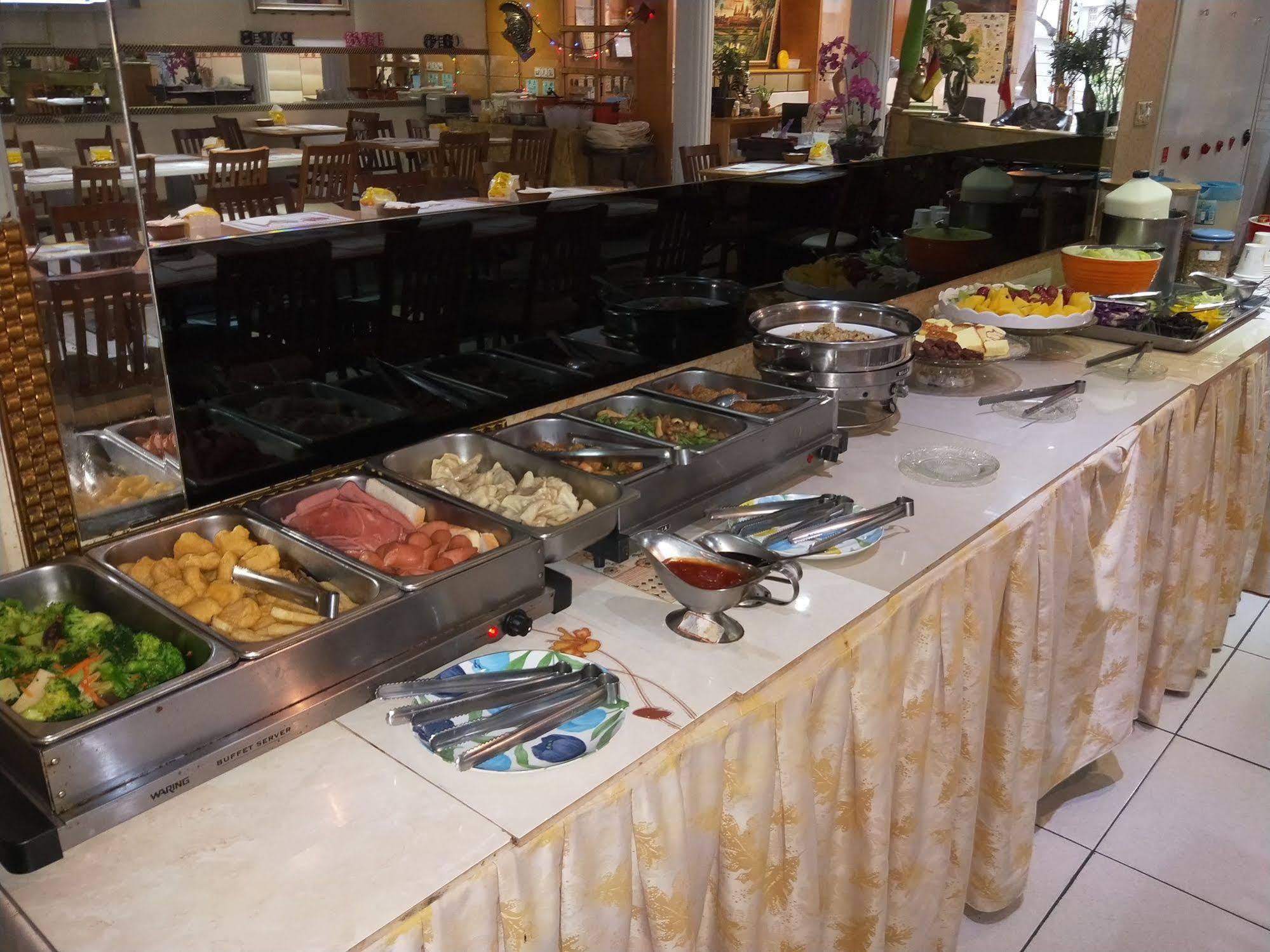 Berkeley Business Hotel Zhongzheng Kota Hsinchu Bagian luar foto