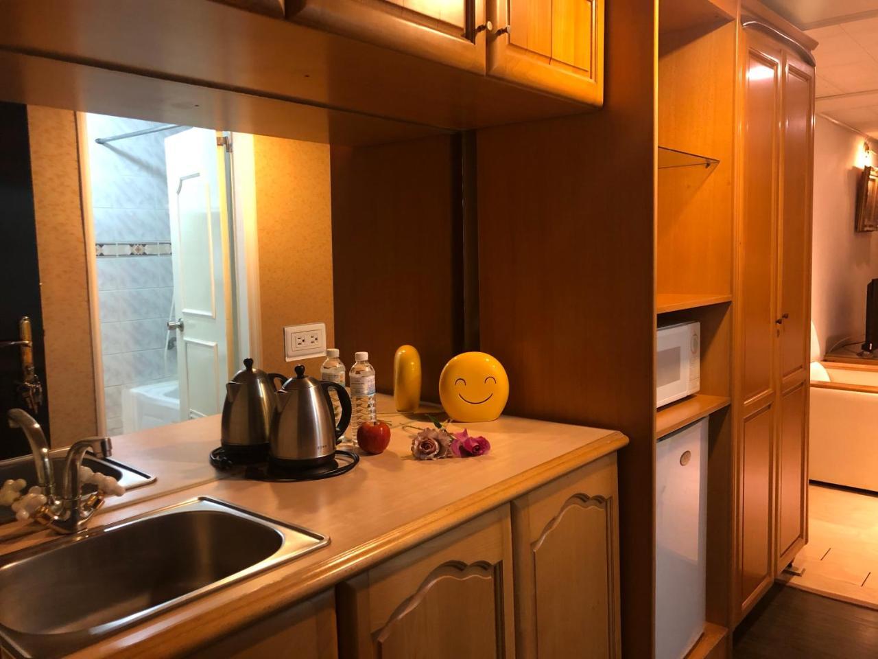 Berkeley Business Hotel Zhongzheng Kota Hsinchu Bagian luar foto