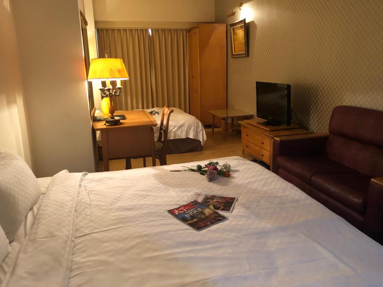 Berkeley Business Hotel Zhongzheng Kota Hsinchu Bagian luar foto